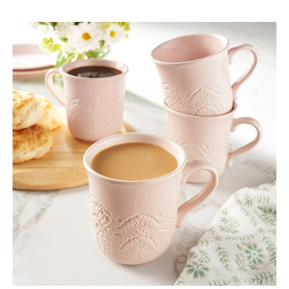 ❤️ New The Pioneer Woman Vintage Lace  Pink Embossed Ceramic Mugs